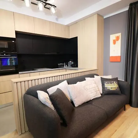 West Coast Gardens Apartment Split
