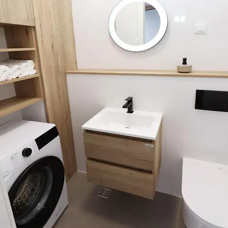 West Coast Gardens Apartment *